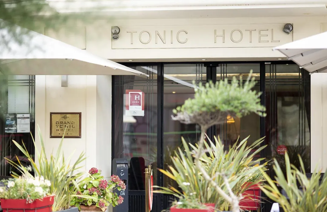 Grand Tonic Hotel & Spa Nuxe-1